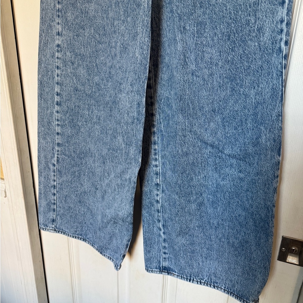 Universal Thread Mid-Rise Super Jeans Wide Leg Jeans - Picture 3 of 10